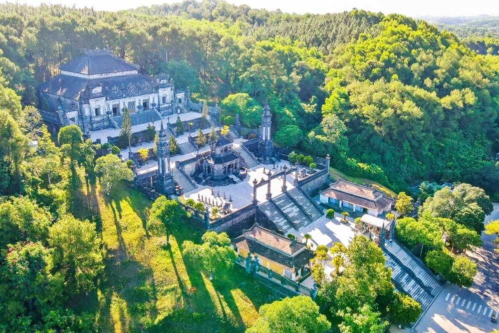 Tu Duc’s Tomb – Vong Canh Hill – Thuy Xuan Incense-Making Village – Khai Dinh’s Tomb – An Dinh Place